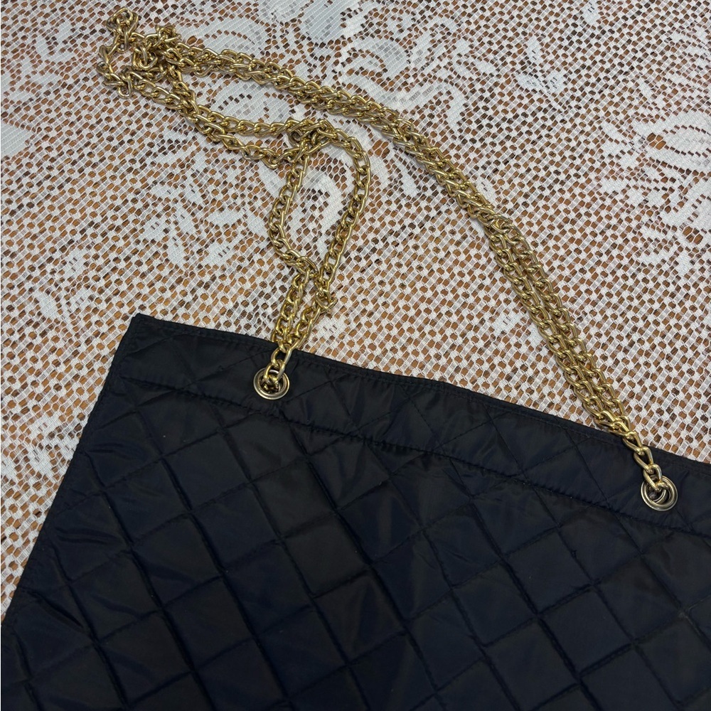 Elegant Black Quilted Women's Bag - Picture 2 of 4